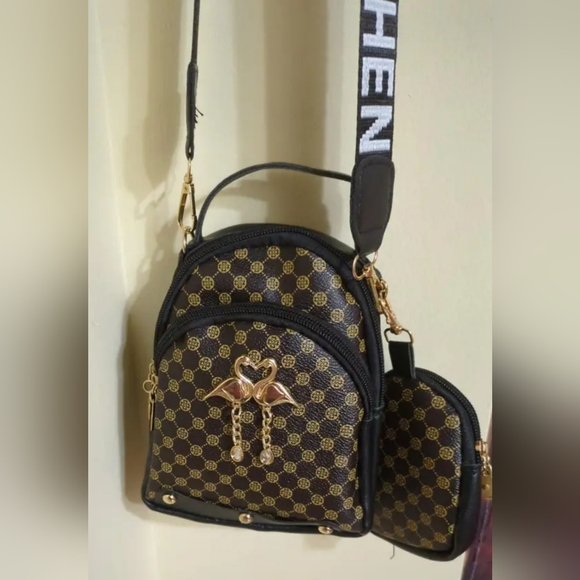 Designer Inspired Kissing Doves Handbag and Purse Set - Picture 11 of 16